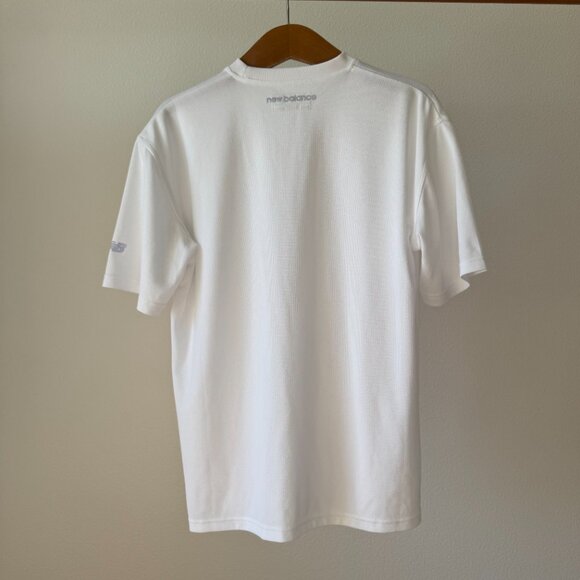 New Balance Lightweight Running Shirt Mens XS White Reflective Athletic Training - Picture 2 of 11